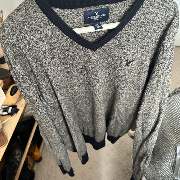 AMERICAN EAGLE sweater. - Picture 8 of 10